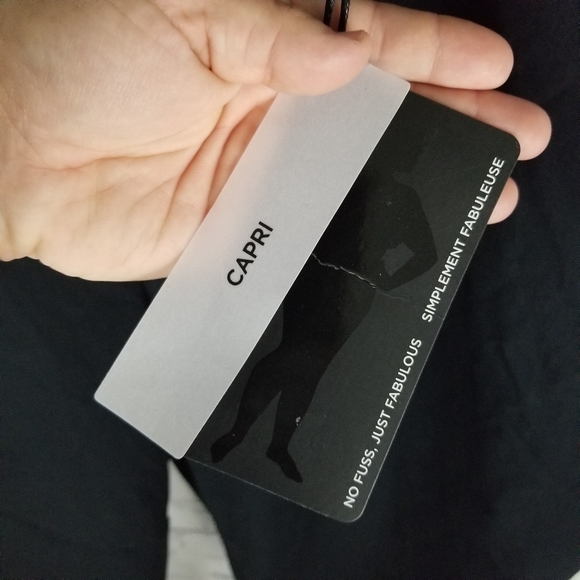 PENNINGTONS | Savvy Fit stretch capri pants - Picture 8 of 9